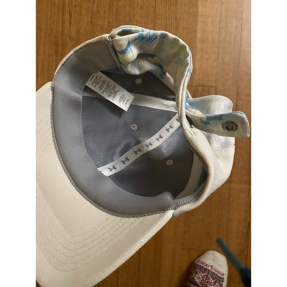 Under Armour Hat Womens OSFM Multi-Hair Cap Adjustable Ponytail Friendly Run EUC - Picture 6 of 8